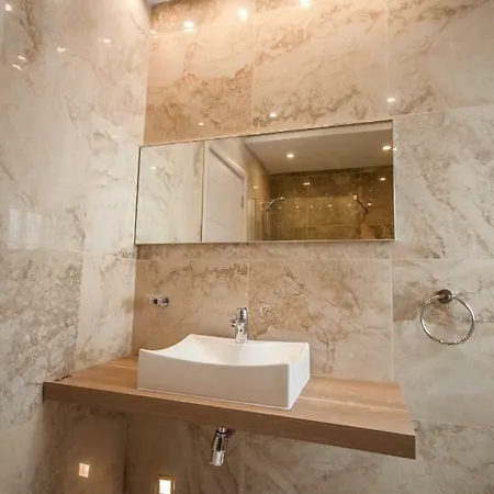 Luxurious Penthouse - Two Terraces & Sea-view マルサシュロック
