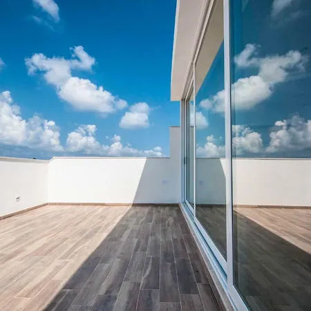 Luxurious Penthouse - Two Terraces & Sea-view Marsaxlokk