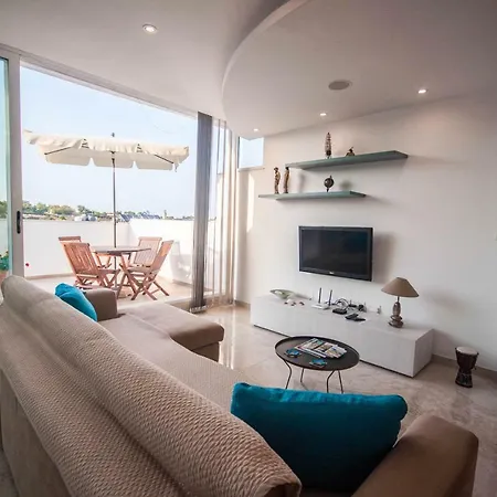 Luxurious Penthouse - Two Terraces & Sea-view