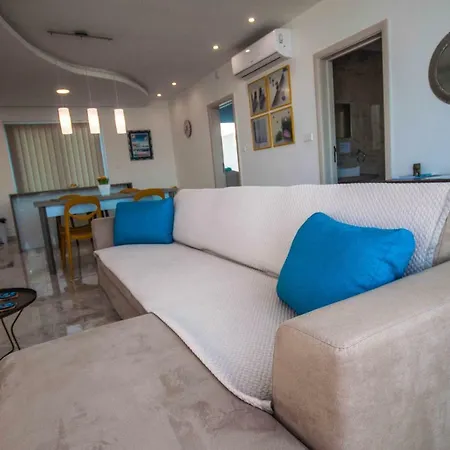 Luxurious Penthouse - Two Terraces & Sea-view Apartamento *