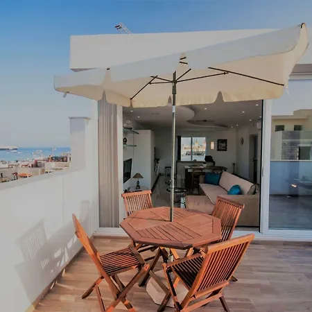 Apartamento Luxurious Penthouse - Two Terraces & Sea-view Marsaxlokk