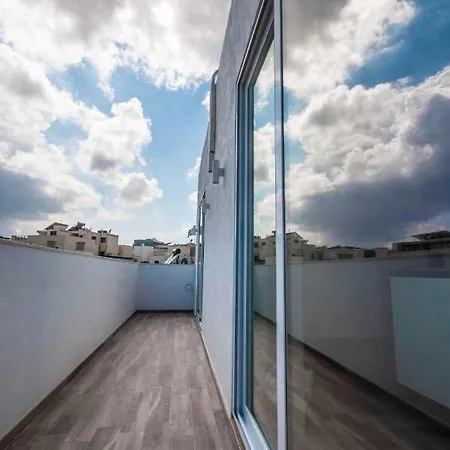 Luxurious Penthouse - Two Terraces & Sea-view Lejlighed Marsaxlokk