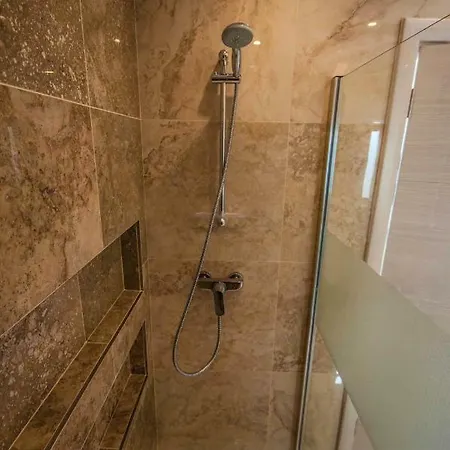 Luxurious Penthouse - Two Terraces & Sea-view Lejlighed
